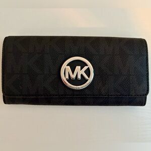 Michael Kors Monogram Fulton Wallet